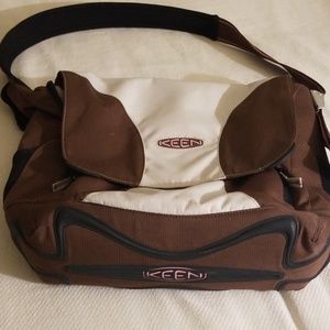 Keen messenger bag